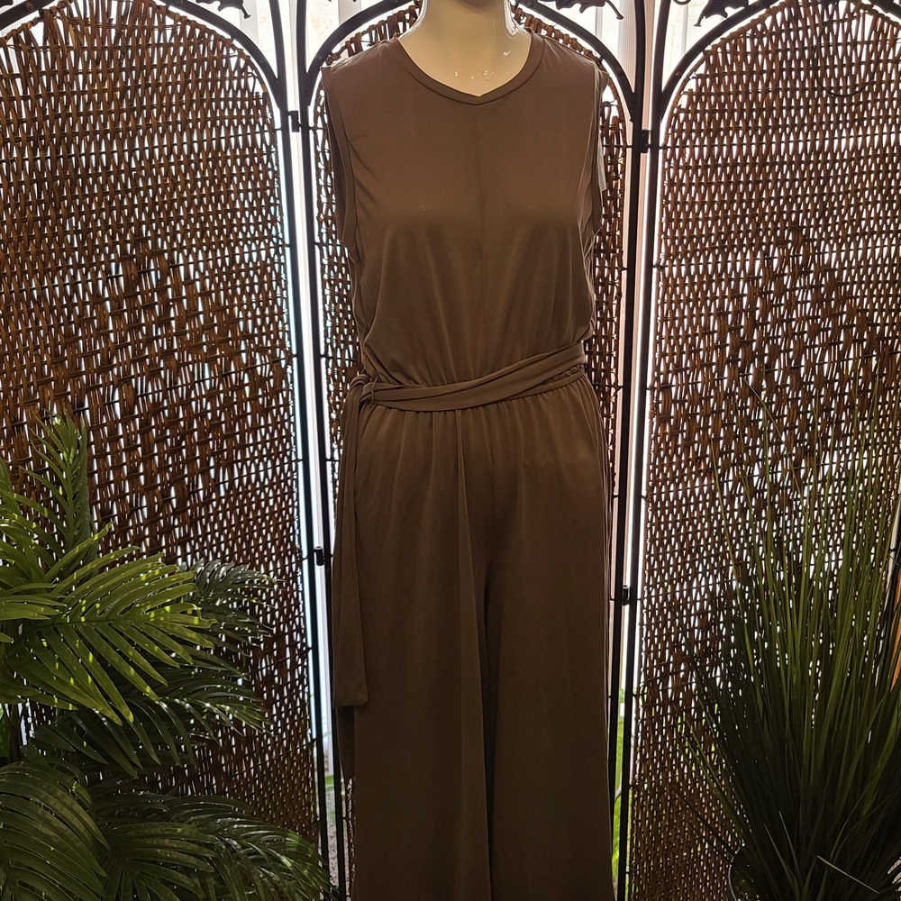 Green Sleeveless Jumpsuit with Wide-Leg Silhouette